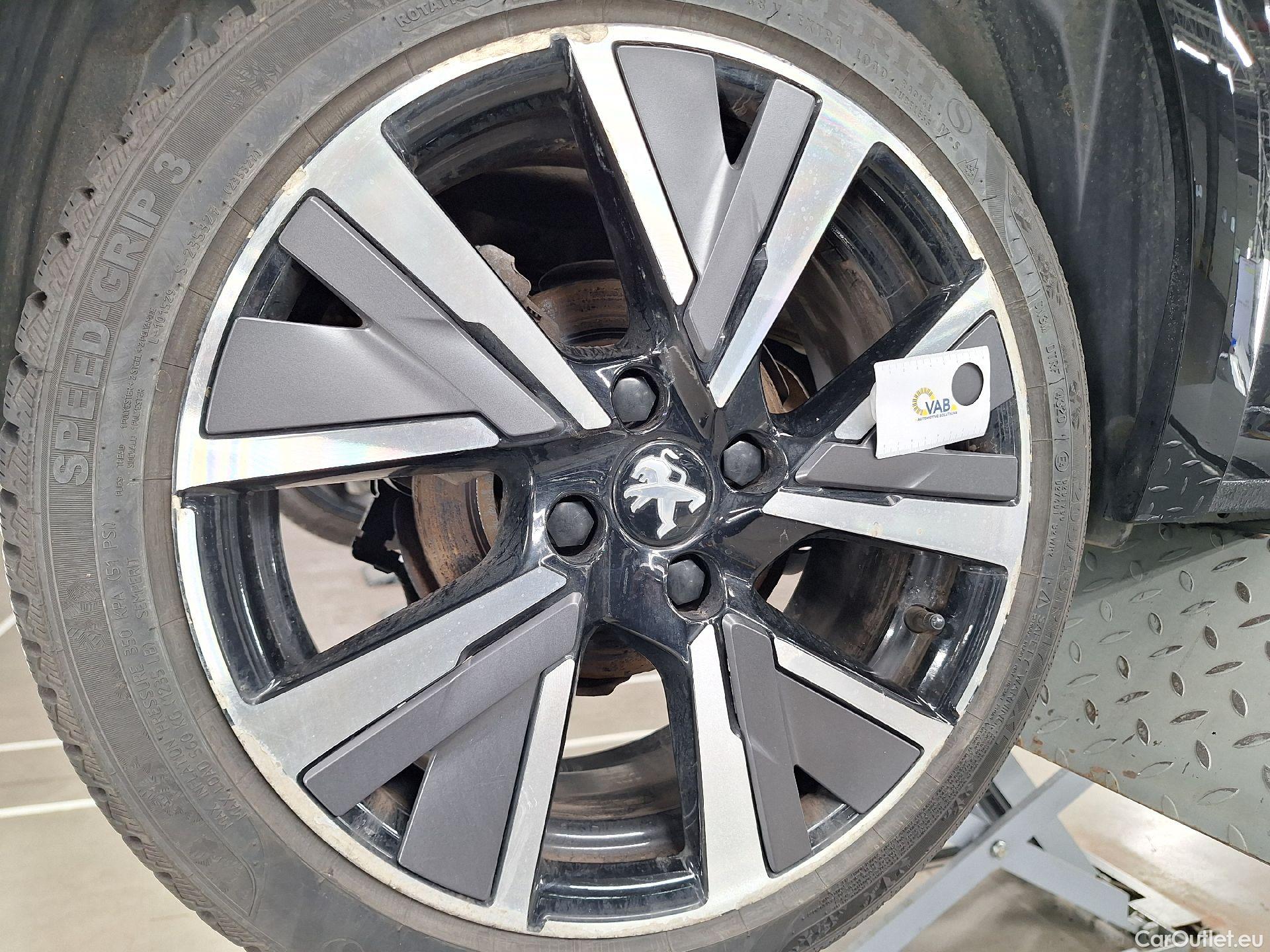  Peugeot  208 Peugeot,  '19, Peugeot  1.2 PureTech 100 MAN6 S&S ?6.3 Allure  #44