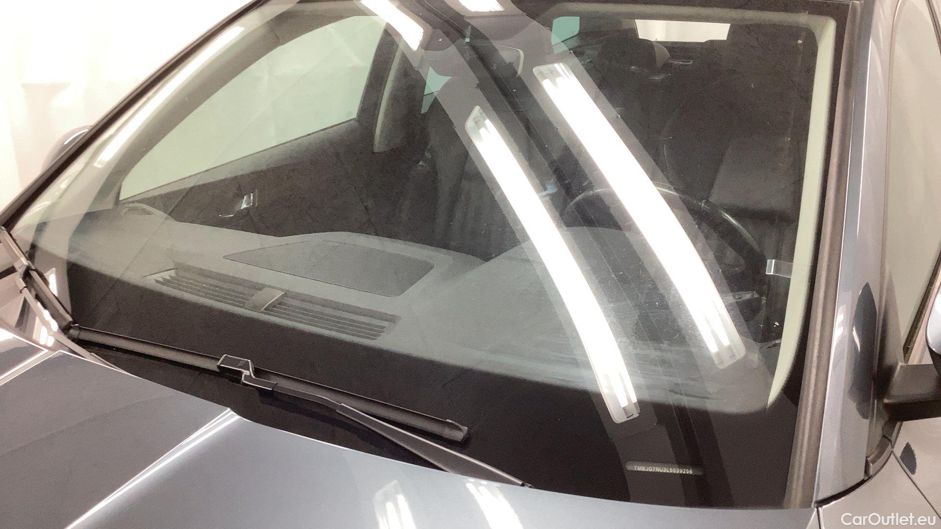  Skoda  Karoq Skoda,  '17, Skoda  1.6 CRTDI 85KW Ambition 5d #1