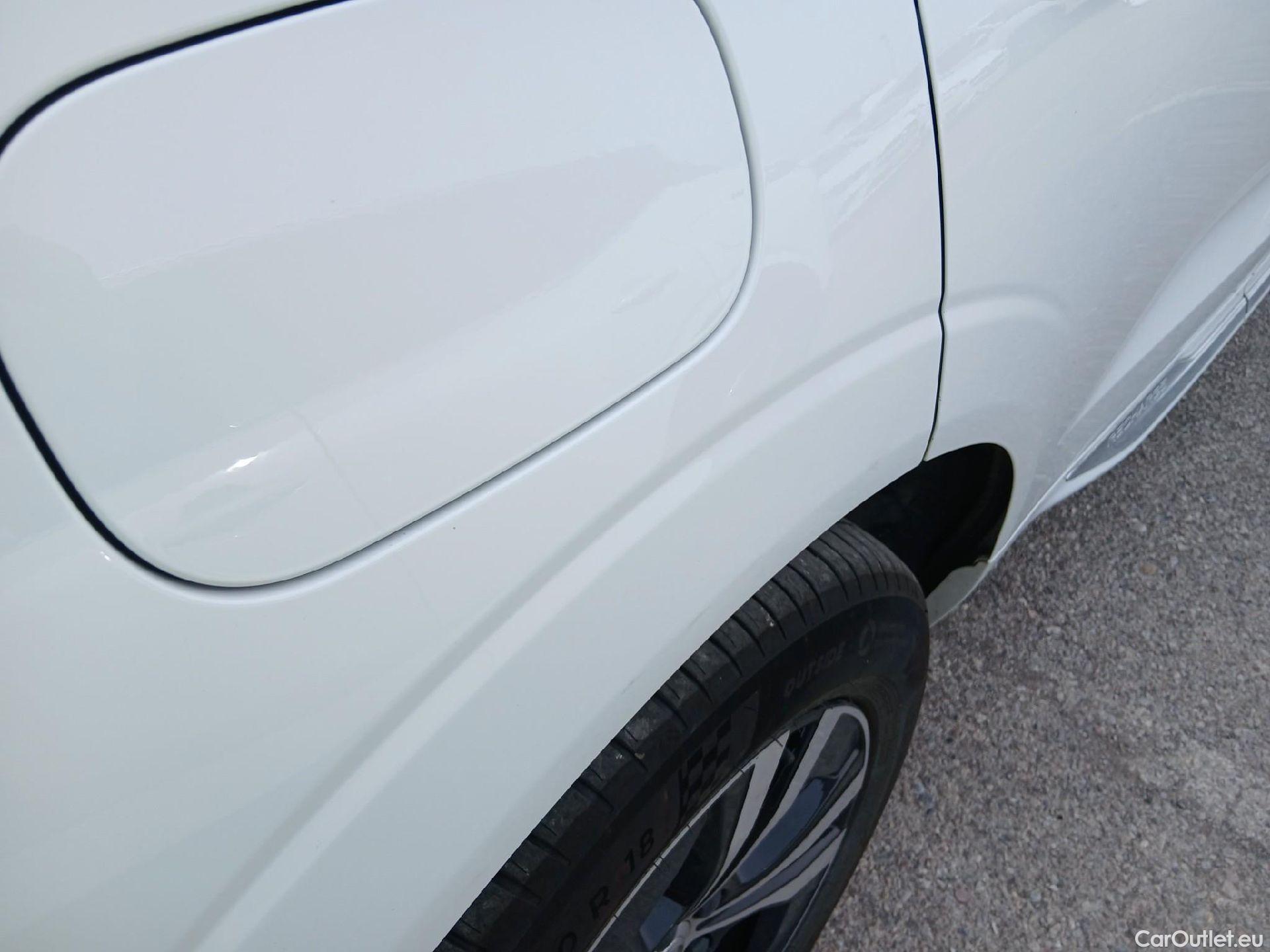  Volvo  XC60 VOLVO  / 2017 / 5P / todoterreno 2.0 T6 AWD Recharge Inscription Exp Auto #4