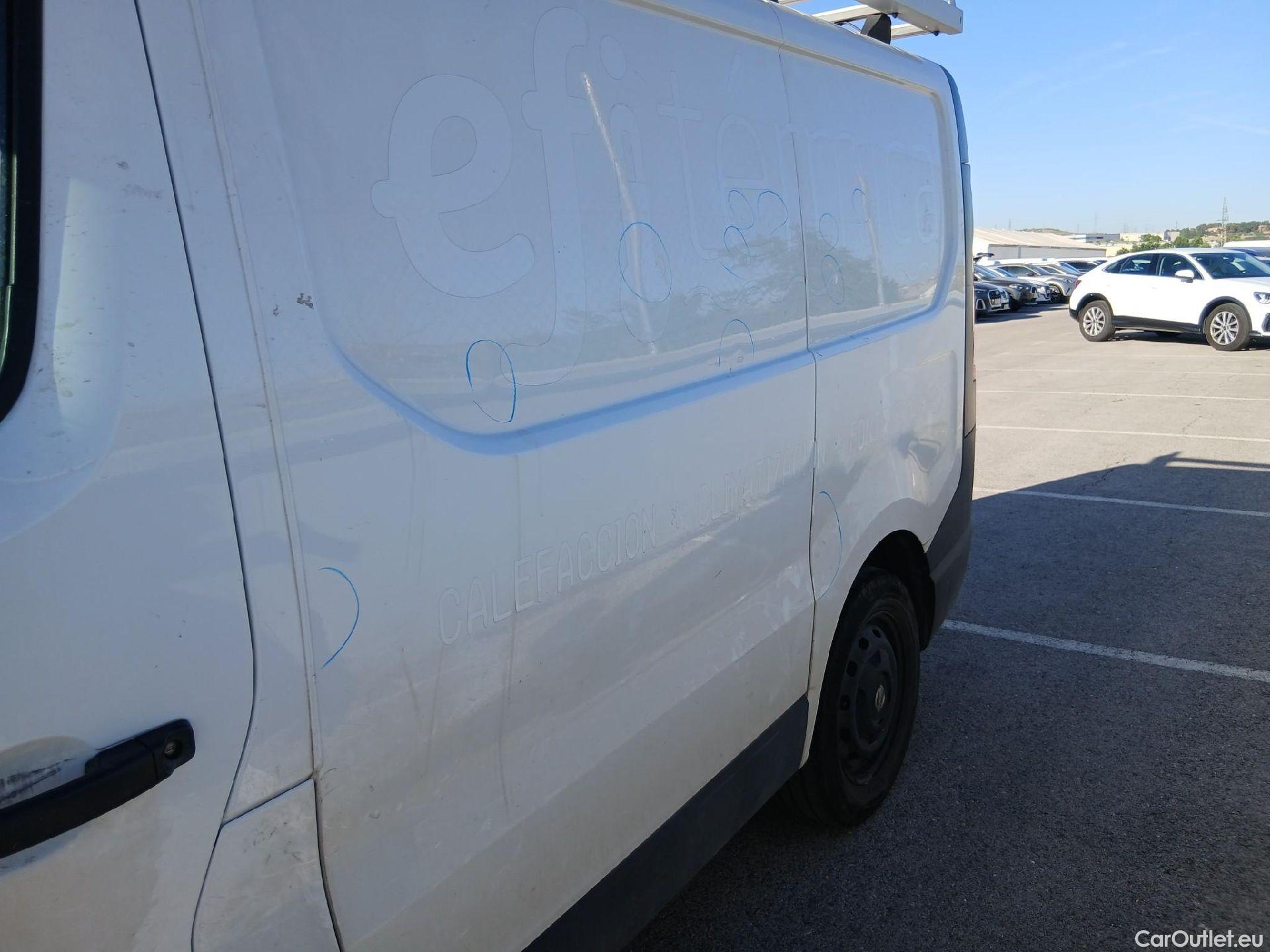  Nissan  NV300 NISSAN  / 2016 / 4P / furgón 1.6dCi 88kW (120CV) L1H1 1,2T PRO #12