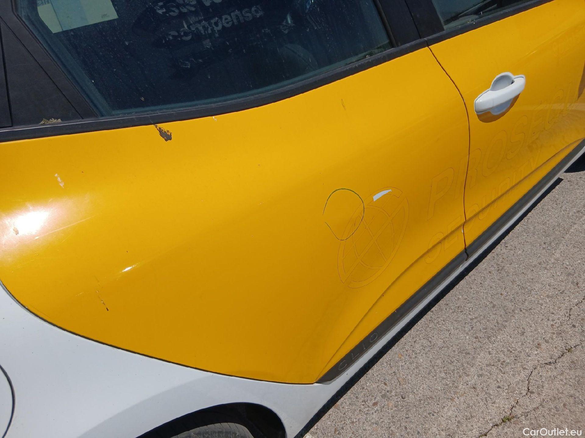  Renault  Clio RENAULT  / 2019 / 5P / berlina con portón Business Blue dCi 74kW (100CV) #17