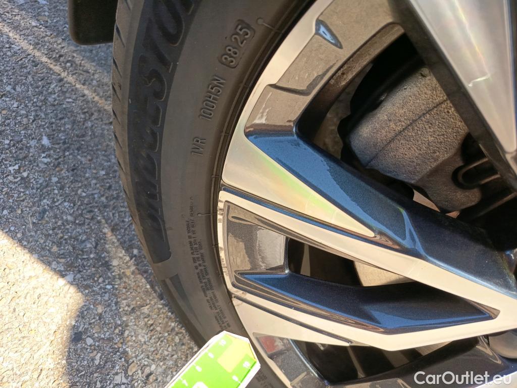  Volvo  XC60 VOLVO  / 2017 / 5P / todoterreno 2.0 T6 AWD Recharge Inscription Auto #4