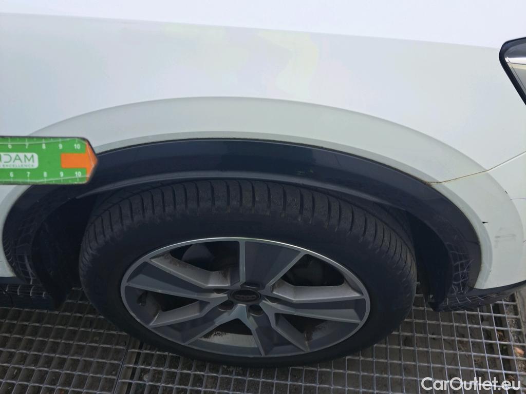  Audi  Q2 AUDI  / 2016 / 5P / todoterreno Design 30 TDI 85kW (116CV) #60