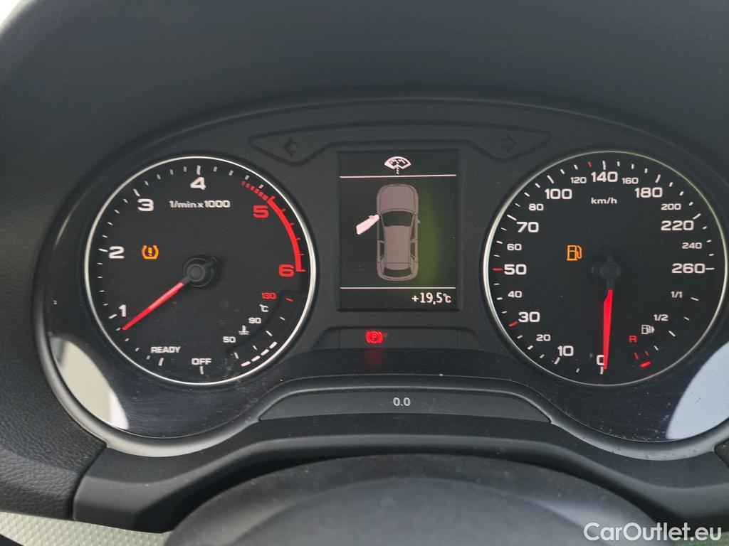  Audi  Q2 AUDI  / 2016 / 5P / todoterreno Design 30 TDI 85kW (116CV) #72