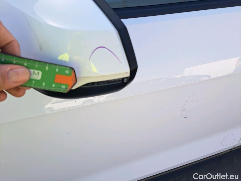  Audi  Q2 AUDI  / 2016 / 5P / todoterreno Design 30 TDI 85kW (116CV) #71