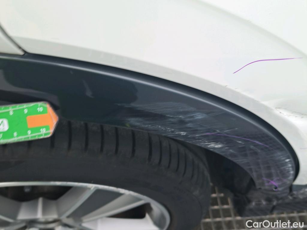  Audi  Q2 AUDI  / 2016 / 5P / todoterreno Design 30 TDI 85kW (116CV) #24