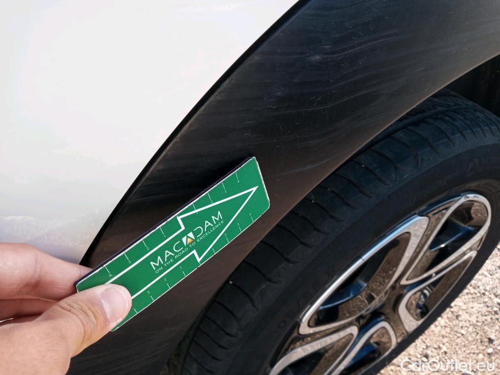  Citroen  C4 Cactus CITROEN  / 2018 / 5P / berlina con portón BlueHDi 100 S&S Feel #43