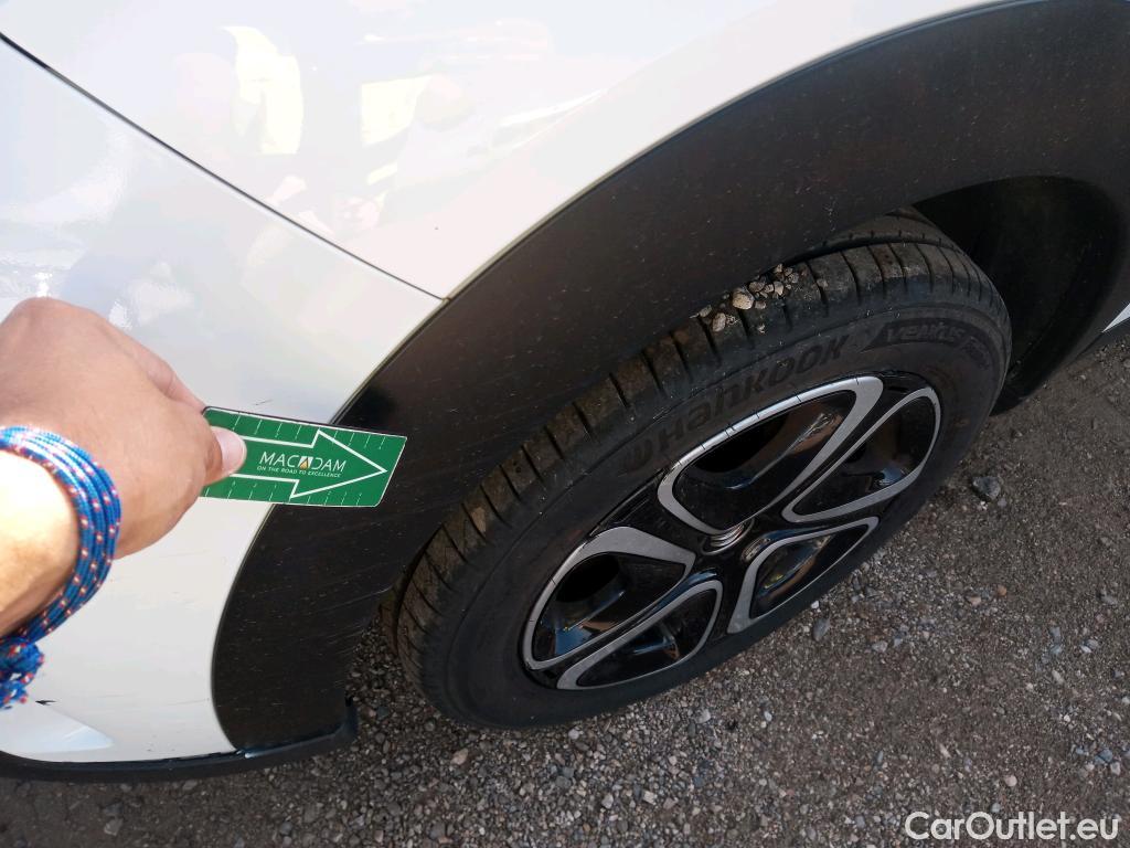 Citroen  C4 Cactus CITROEN  / 2018 / 5P / berlina con portón BlueHDi 100 S&S Feel #40