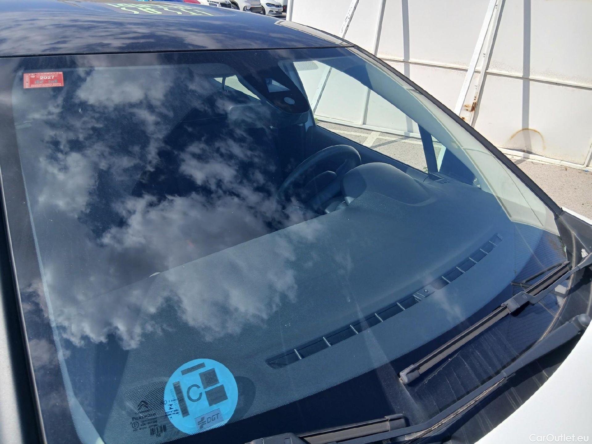  Citroen  C3 CITROEN  / 2016 / 5P / berlina con portón PureTech 60KW (82CV) FEEL (CX) #2