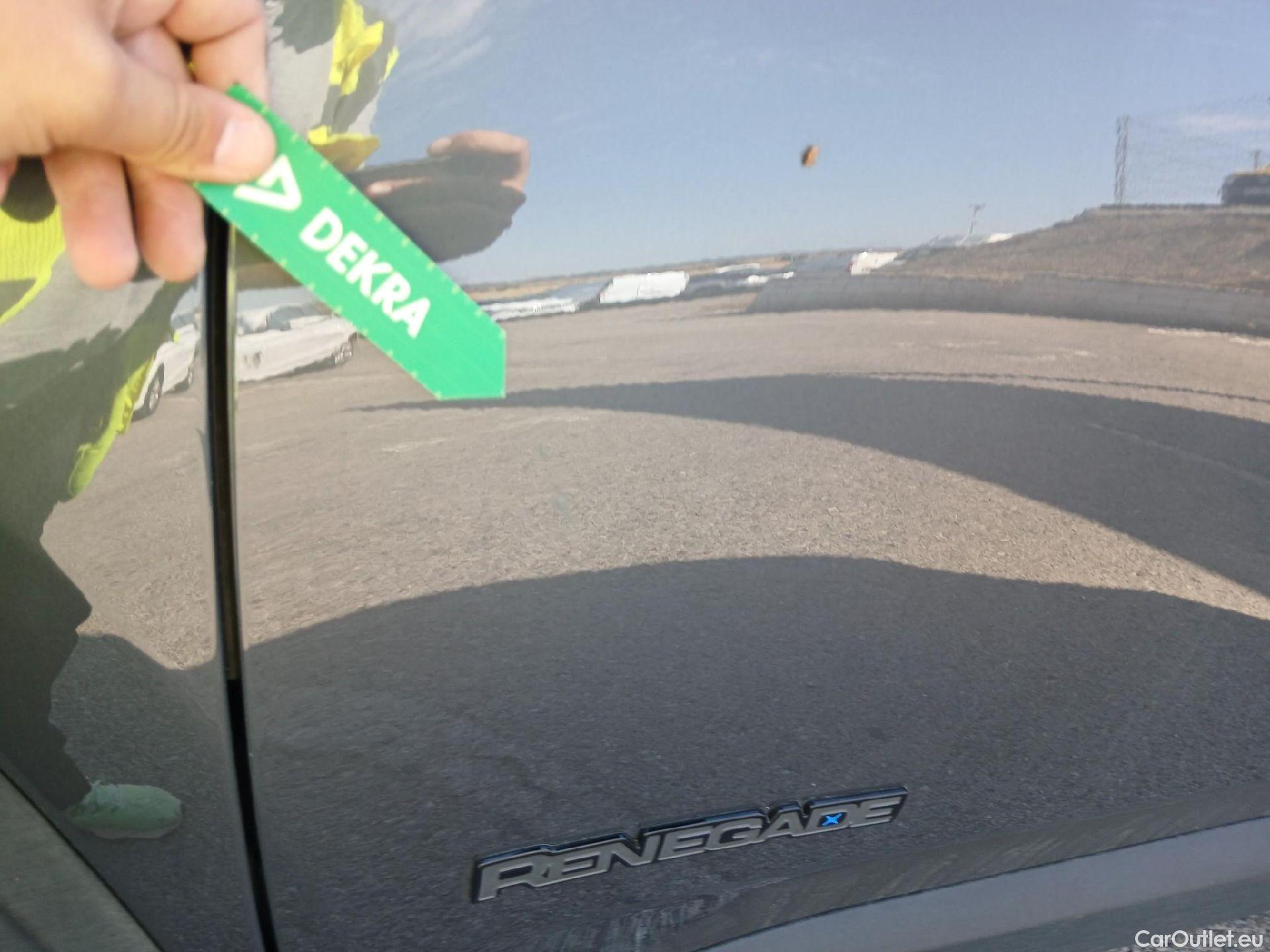  Jeep  Patriot JEEP Renegade / 2014 / 5P / todoterreno S 1.3 PHEV 177kW (240CV) AT AWD (AC) #22
