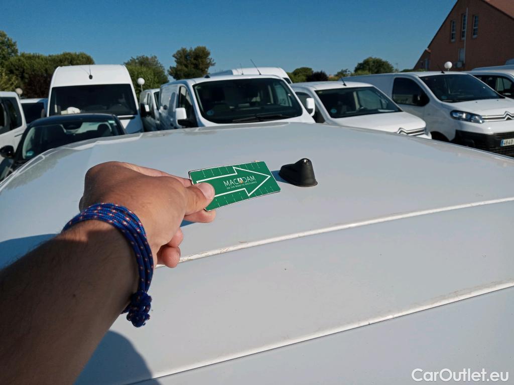  Citroen  C4 Cactus CITROEN  / 2018 / 5P / berlina con portón BlueHDi 100 S&S Feel #49