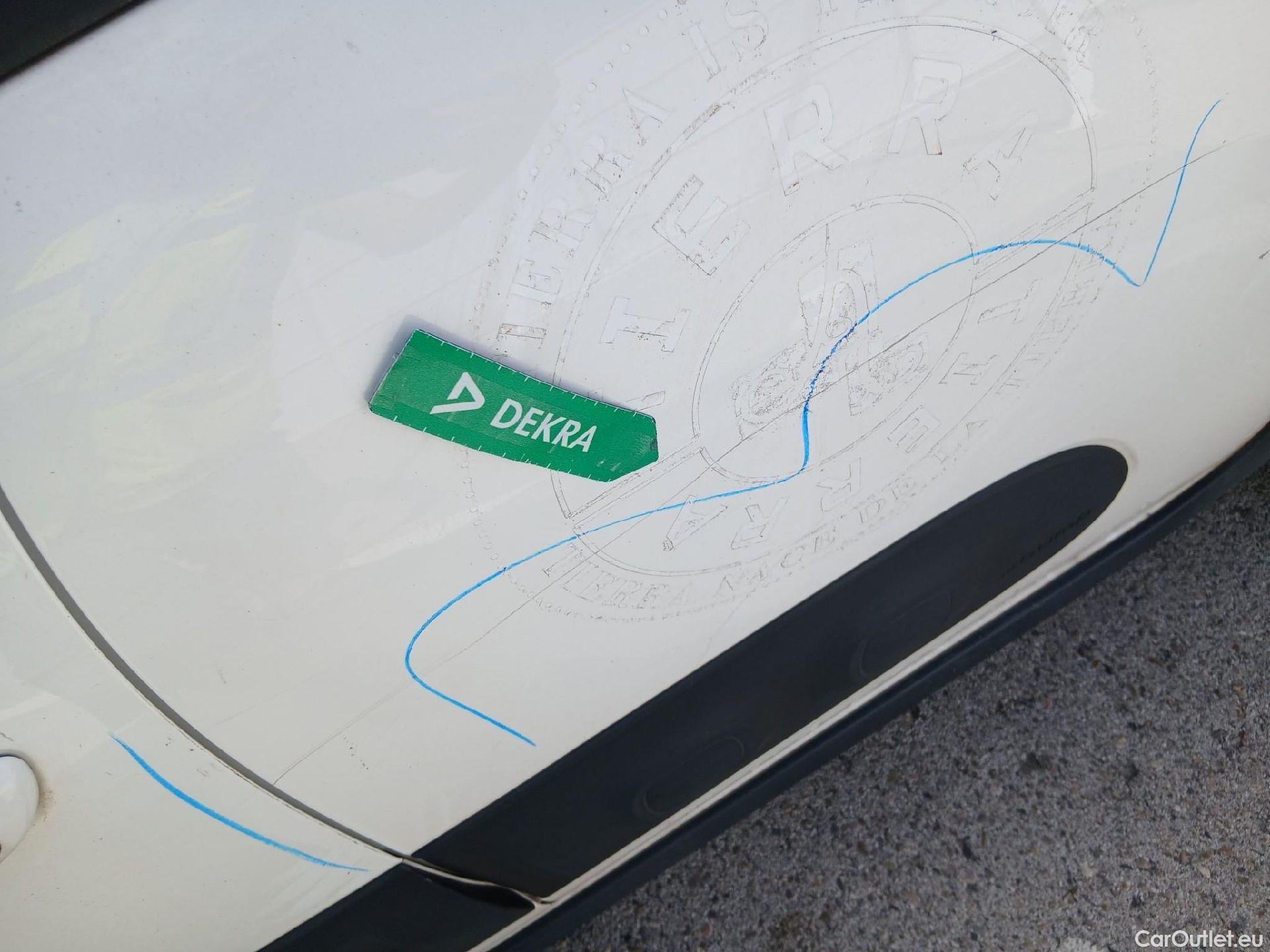  Citroen  C3 CITROEN  / 2016 / 5P / berlina con portón PureTech 60KW (82CV) FEEL (CX) #21