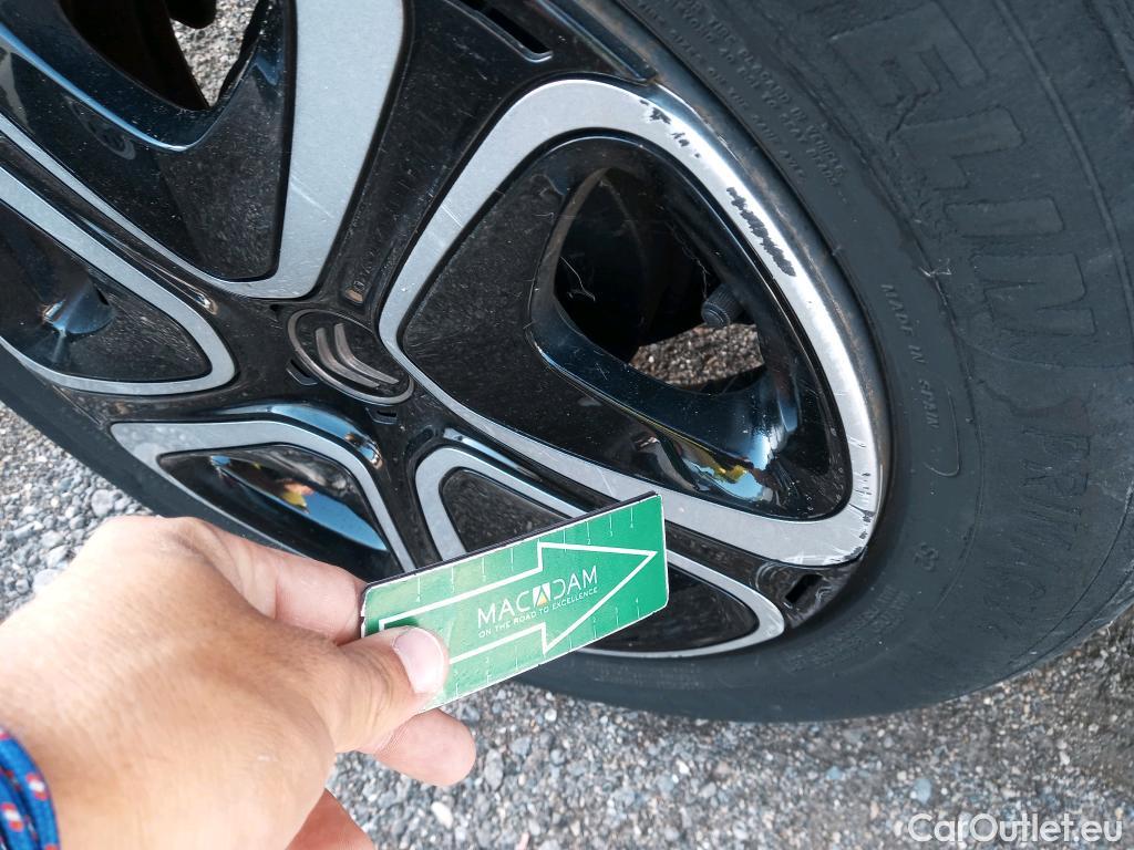  Citroen  C4 Cactus CITROEN  / 2018 / 5P / berlina con portón BlueHDi 100 S&S Feel #33