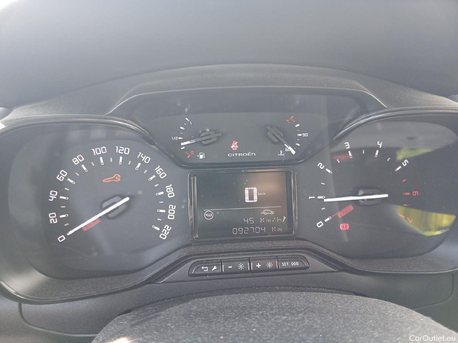  Citroen  C3 CITROEN  / 2016 / 5P / berlina con portón PureTech 60KW (82CV) FEEL (CX) #1