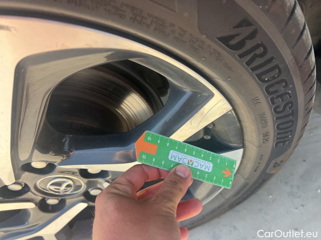  Toyota  C-HR TOYOTA  / 2016 / 5P / todoterreno 1.8 125H Advance (CX) #14