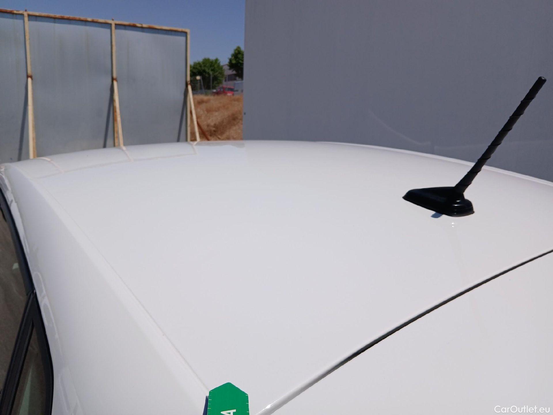  Seat  Ibiza SEAT  / 2017 / 5P / berlina con portón 1.0 TSI 81kW (110CV) Style #32