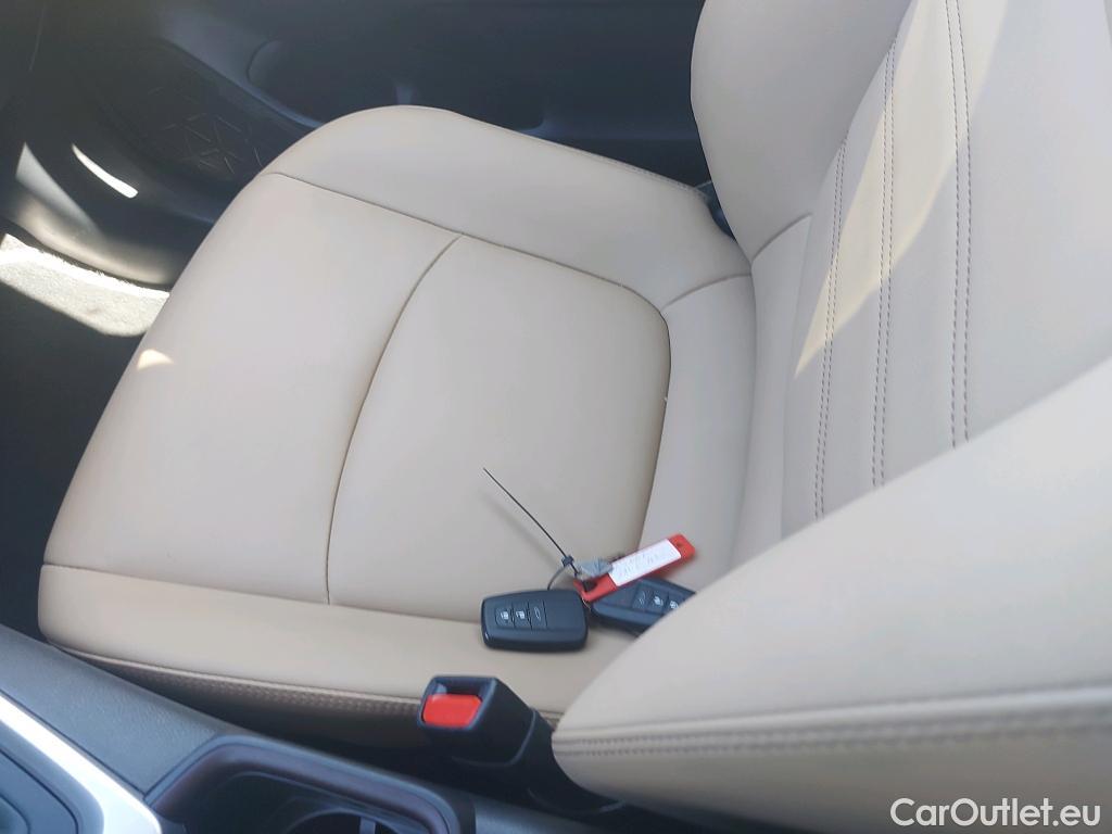  Toyota  RAV4 TOYOTA  / 2018 / 5P / todoterreno 2.5l 220H Luxury #5