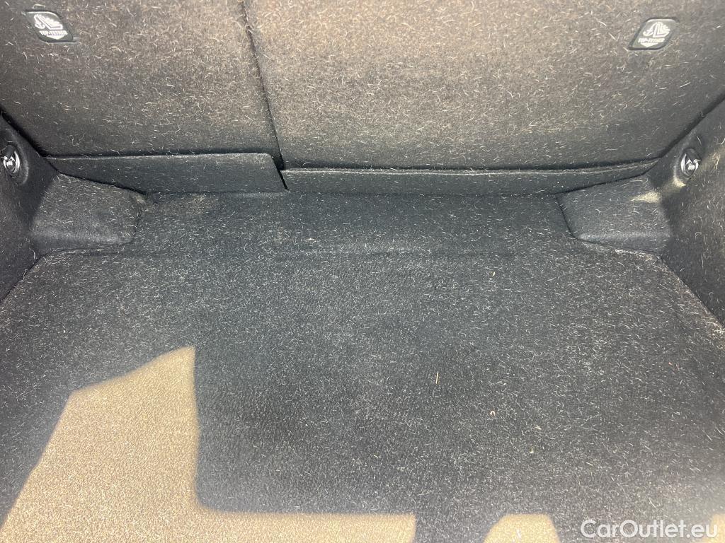  Toyota  C-HR TOYOTA  / 2016 / 5P / todoterreno 1.8 125H Advance (CX) #2