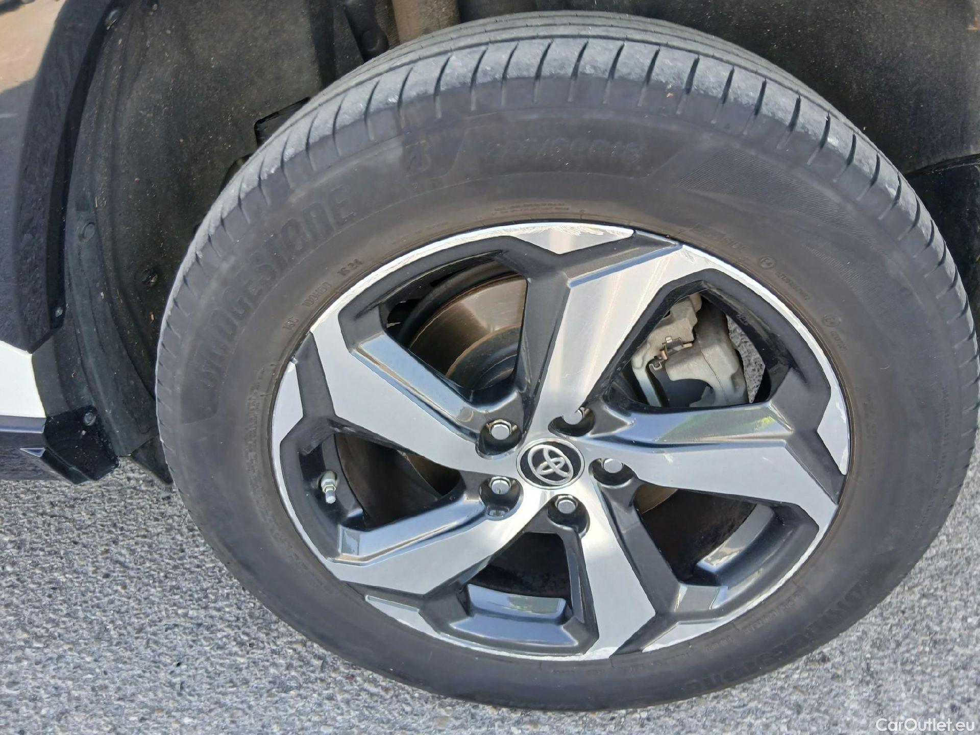  Toyota  RAV4 TOYOTA  / 2018 / 5P / todoterreno 2.5l PLUG-IN 300PH (e-CVT) Advance #18