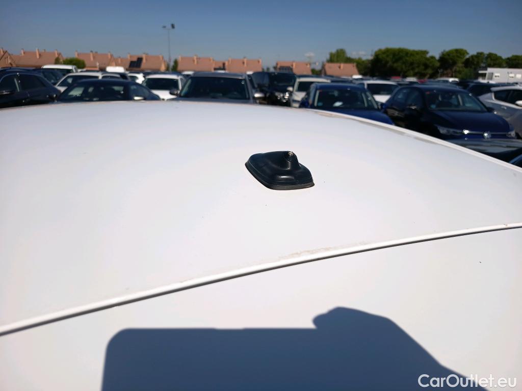  Seat  Ibiza SEAT  / 2017 / 5P / berlina con portón 1.0 MPI 59kW (80CV) Reference XL(SP) #43