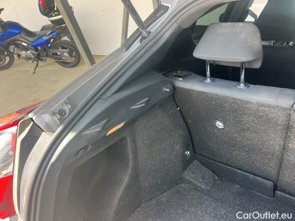  Toyota  C-HR TOYOTA  / 2016 / 5P / todoterreno 1.8 125H Advance (CX) #3