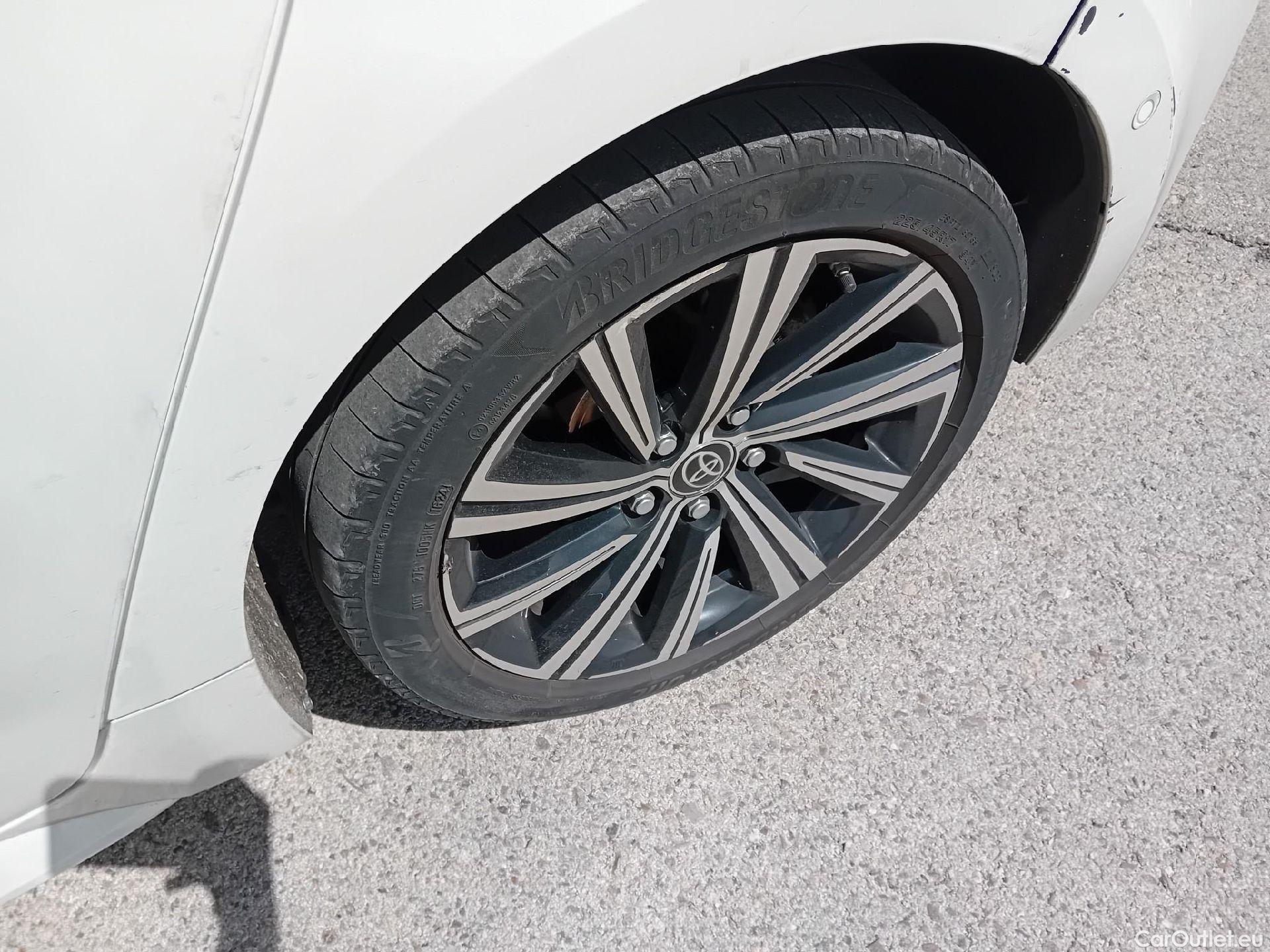  Toyota  Corolla TOYOTA  / 5P / 1.8 125H STYLE E-CVT #24