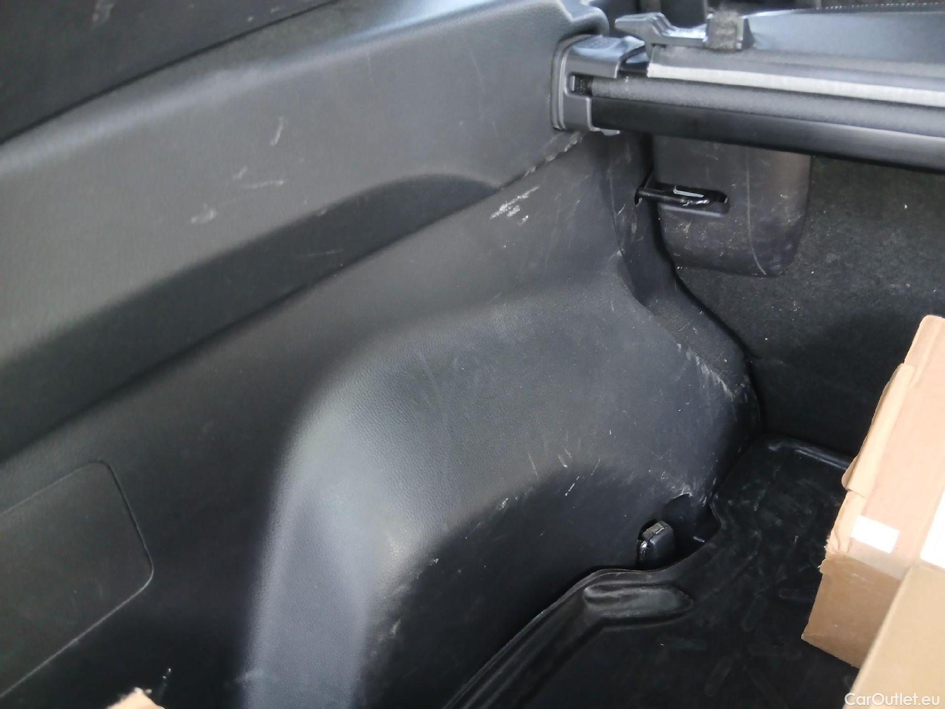  Toyota  RAV4 TOYOTA  / 2018 / 5P / todoterreno 2.5l PLUG-IN 300PH (e-CVT) Advance #53