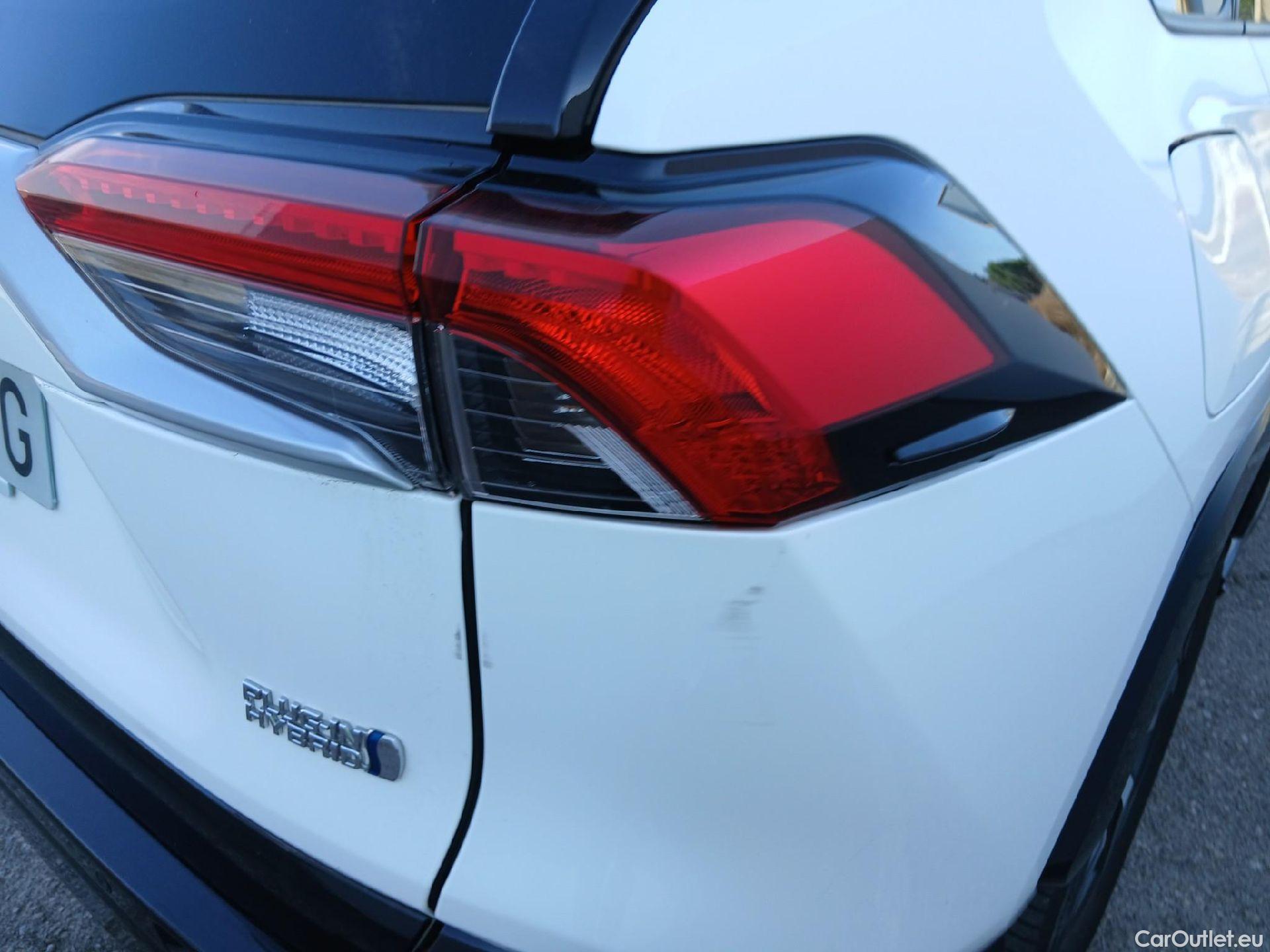  Toyota  RAV4 TOYOTA  / 2018 / 5P / todoterreno 2.5l PLUG-IN 300PH (e-CVT) Advance #30