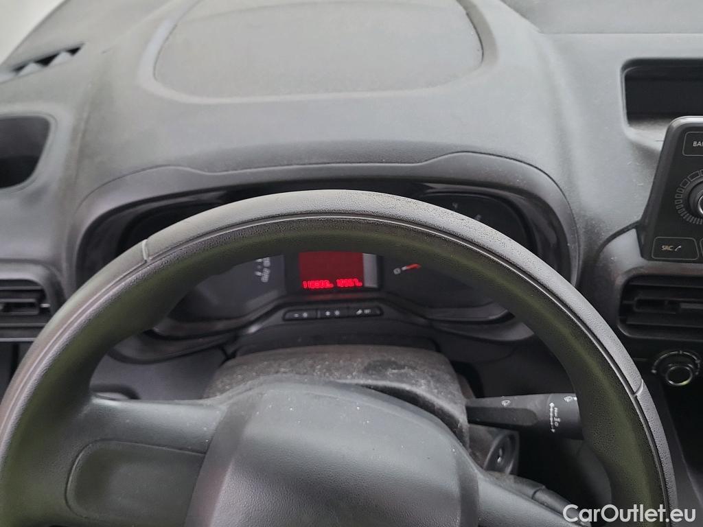  Citroen  Berlingo CITROEN  / 2018 / 3P / furgón derivado de turismo Talla M BlueHDi 100 CONTROL #26