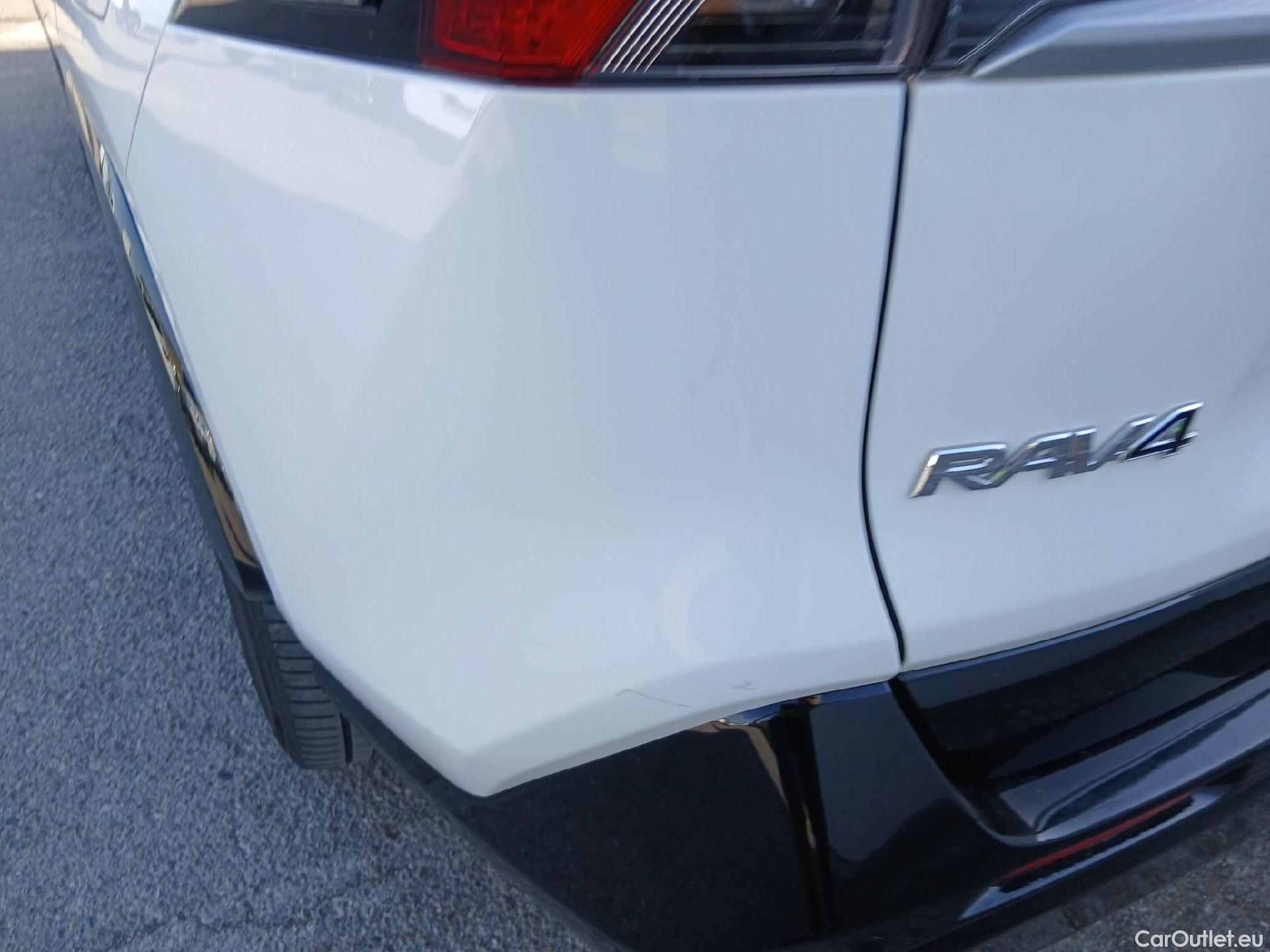  Toyota  RAV4 TOYOTA  / 2018 / 5P / todoterreno 2.5l PLUG-IN 300PH (e-CVT) Advance #24