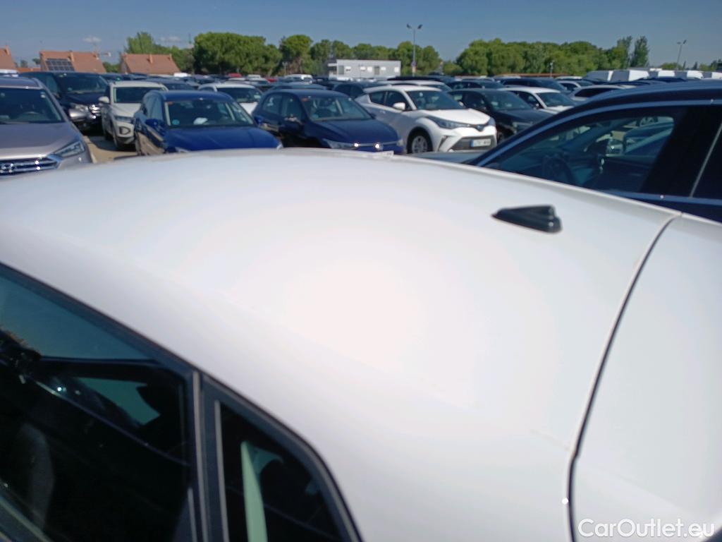  Seat  Ibiza SEAT  / 2017 / 5P / berlina con portón 1.0 MPI 59kW (80CV) Reference XL(SP) #30