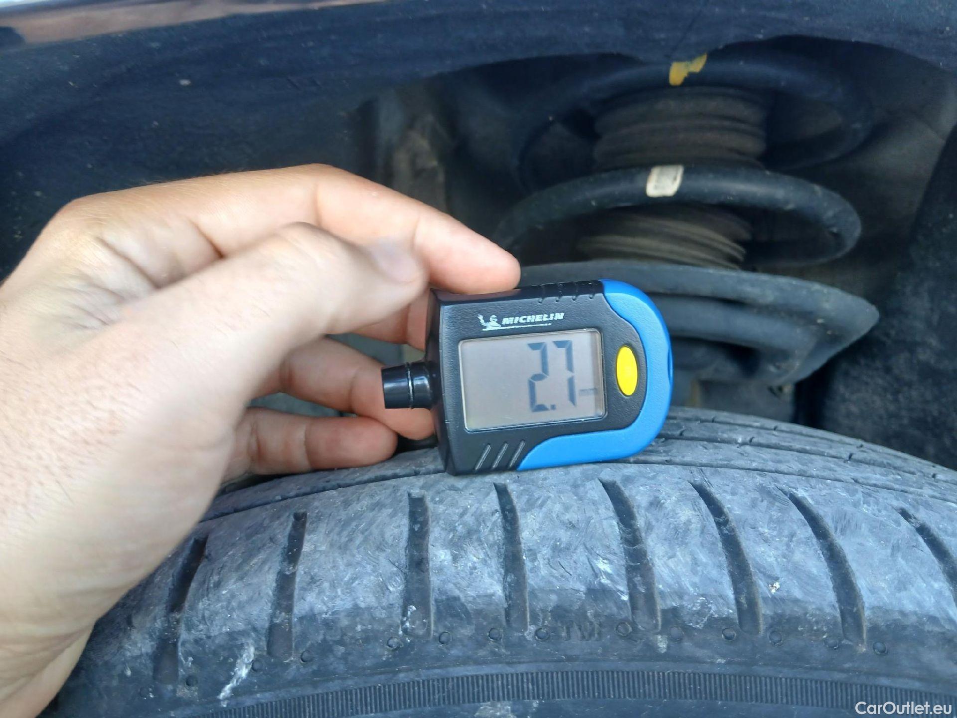  Toyota  RAV4 TOYOTA  / 2018 / 5P / todoterreno 2.5l PLUG-IN 300PH (e-CVT) Advance #9