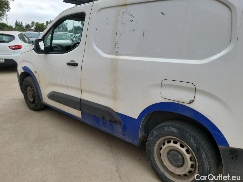  Citroen  Berlingo CITROEN  / 2018 / 3P / furgón derivado de turismo Talla M BlueHDi 100 CONTROL #13