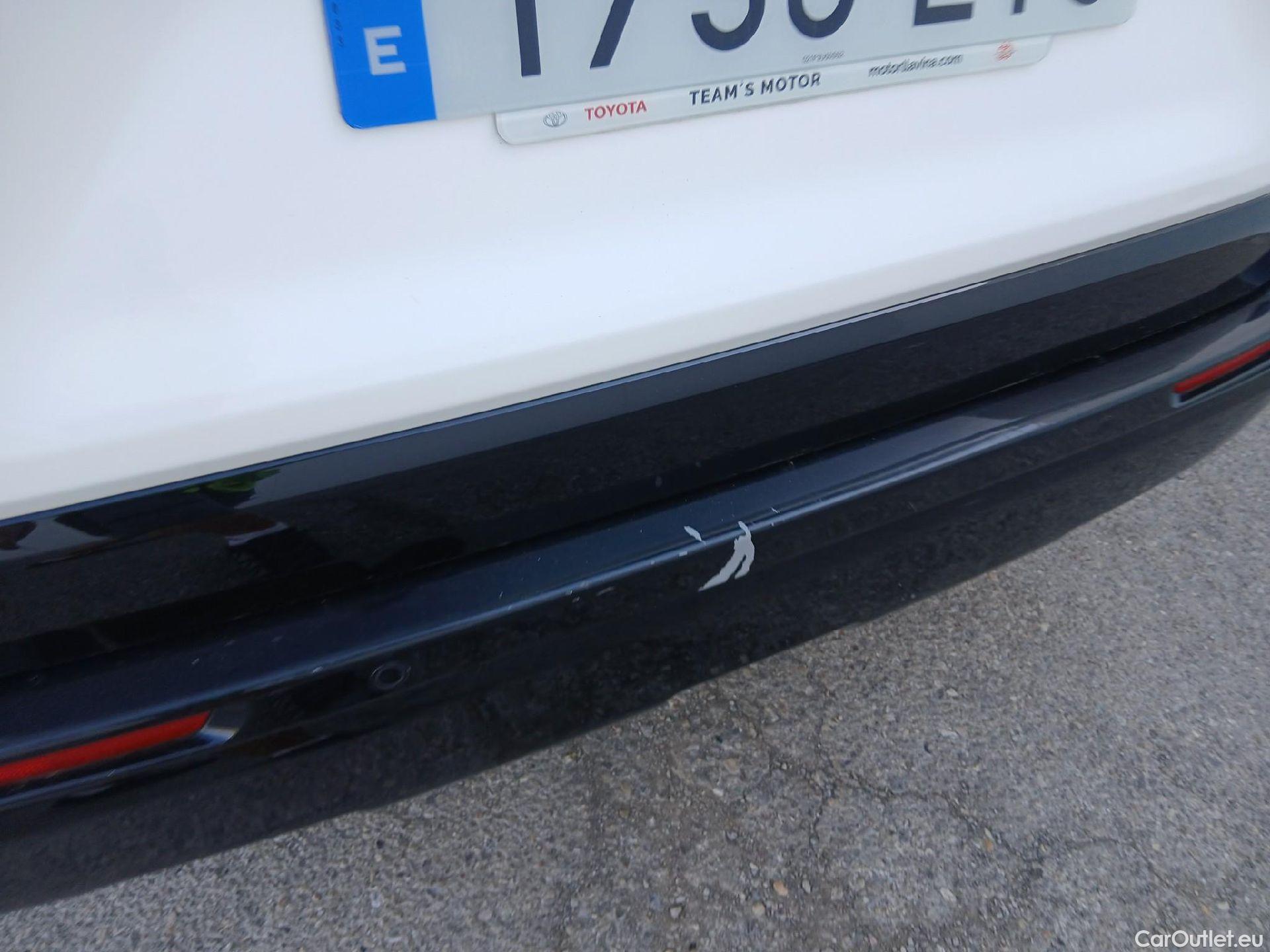  Toyota  RAV4 TOYOTA  / 2018 / 5P / todoterreno 2.5l PLUG-IN 300PH (e-CVT) Advance #27