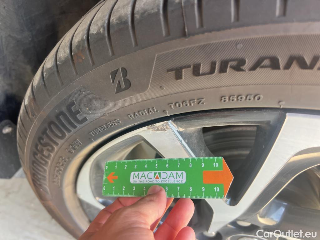 Toyota  C-HR TOYOTA  / 2016 / 5P / todoterreno 1.8 125H Advance (CX) #7
