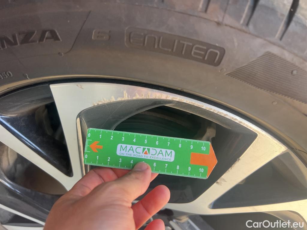  Toyota  C-HR TOYOTA  / 2016 / 5P / todoterreno 1.8 125H Advance (CX) #6