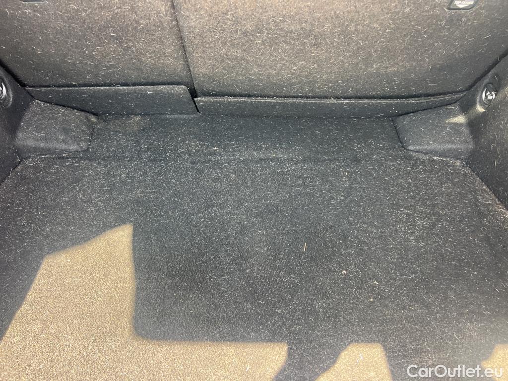  Toyota  C-HR TOYOTA  / 2016 / 5P / todoterreno 1.8 125H Advance (CX) #1