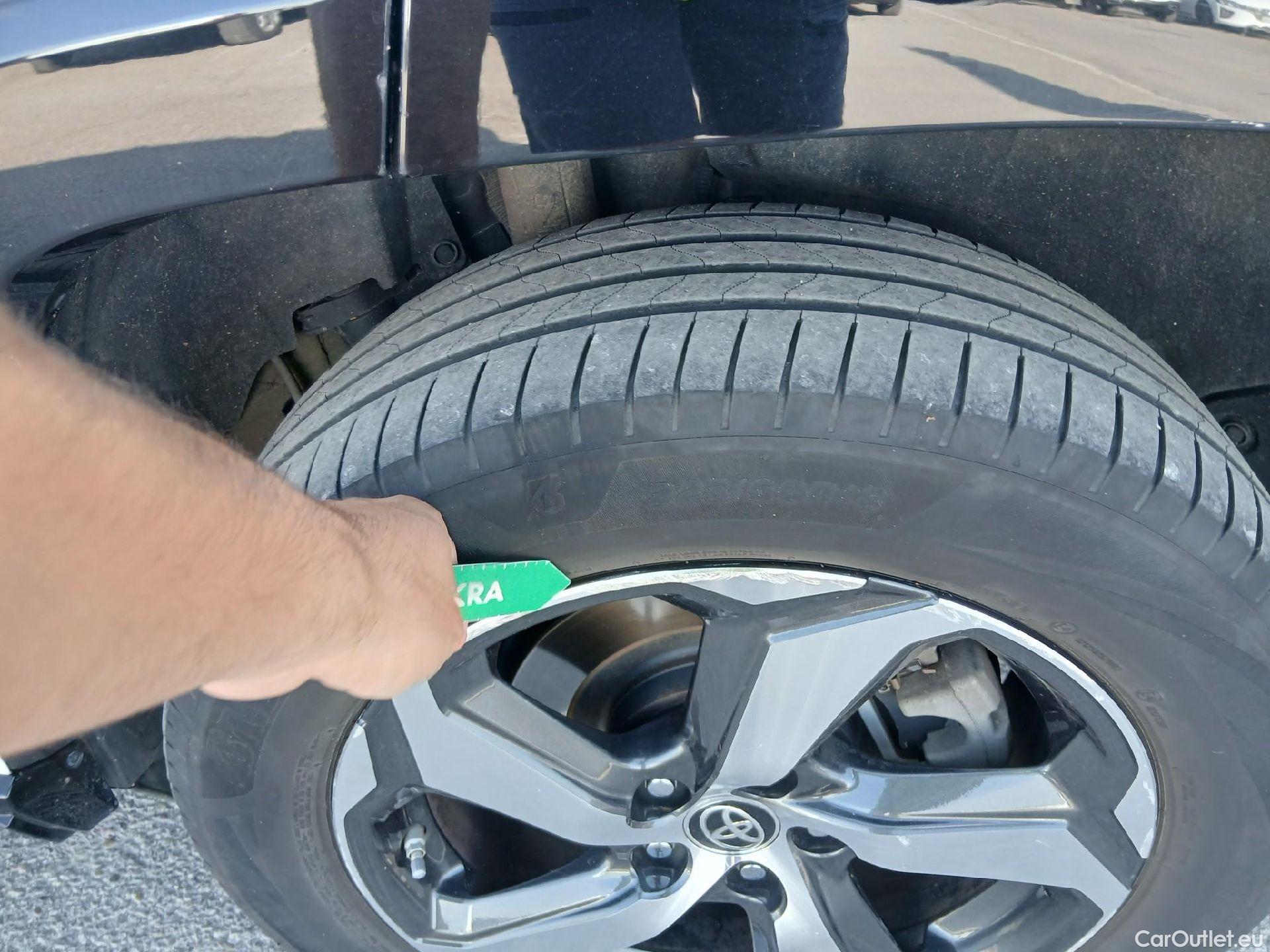  Toyota  RAV4 TOYOTA  / 2018 / 5P / todoterreno 2.5l PLUG-IN 300PH (e-CVT) Advance #19