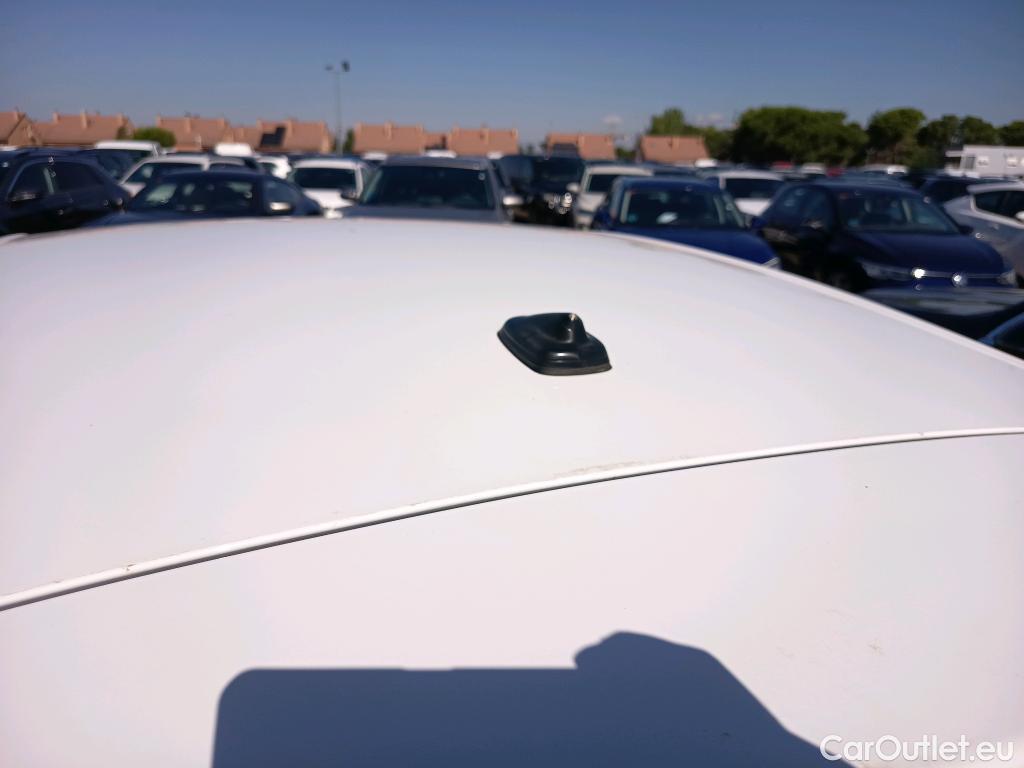  Seat  Ibiza SEAT  / 2017 / 5P / berlina con portón 1.0 MPI 59kW (80CV) Reference XL(SP) #42
