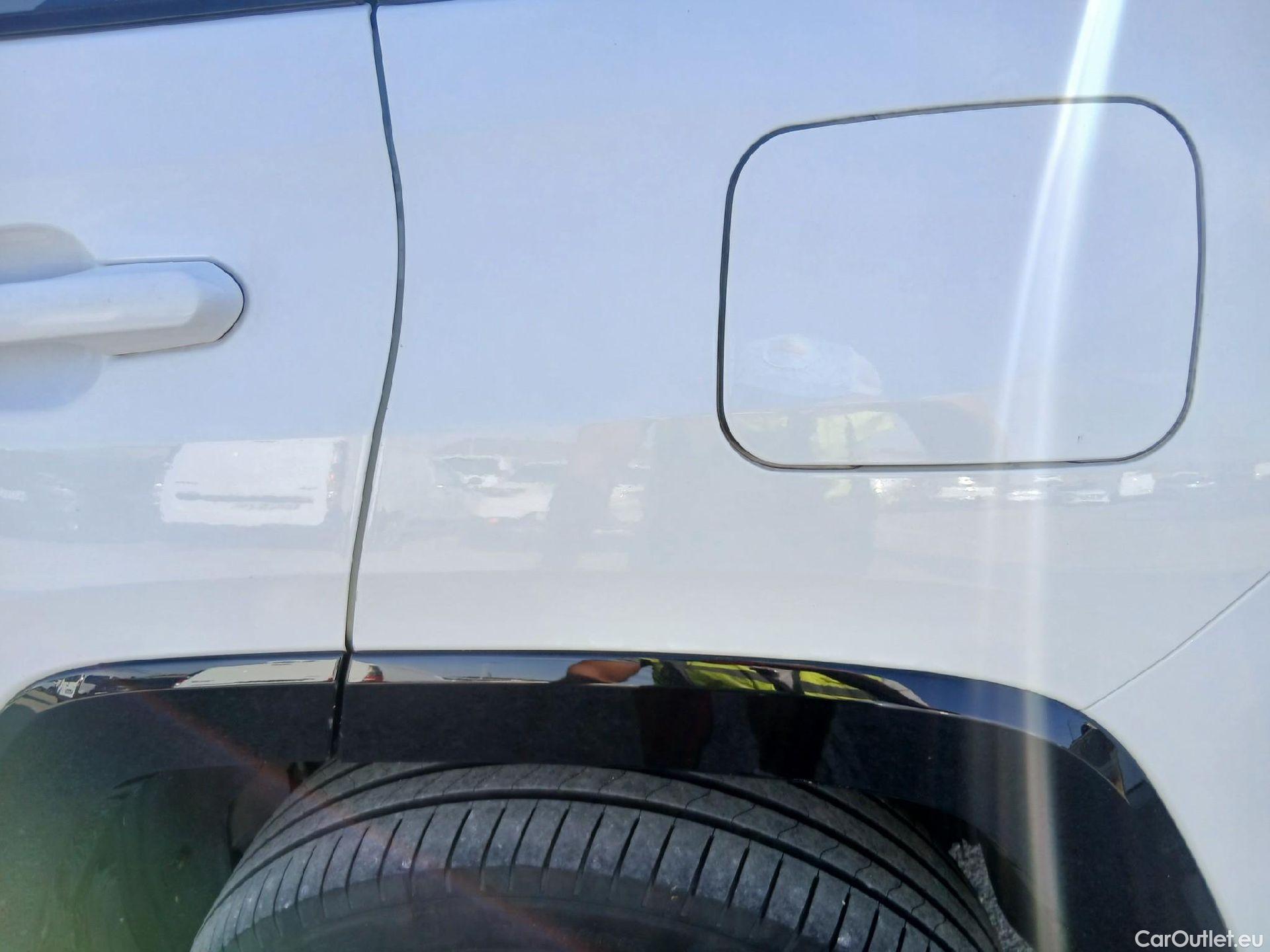  Toyota  RAV4 TOYOTA  / 2018 / 5P / todoterreno 2.5l PLUG-IN 300PH (e-CVT) Advance #20