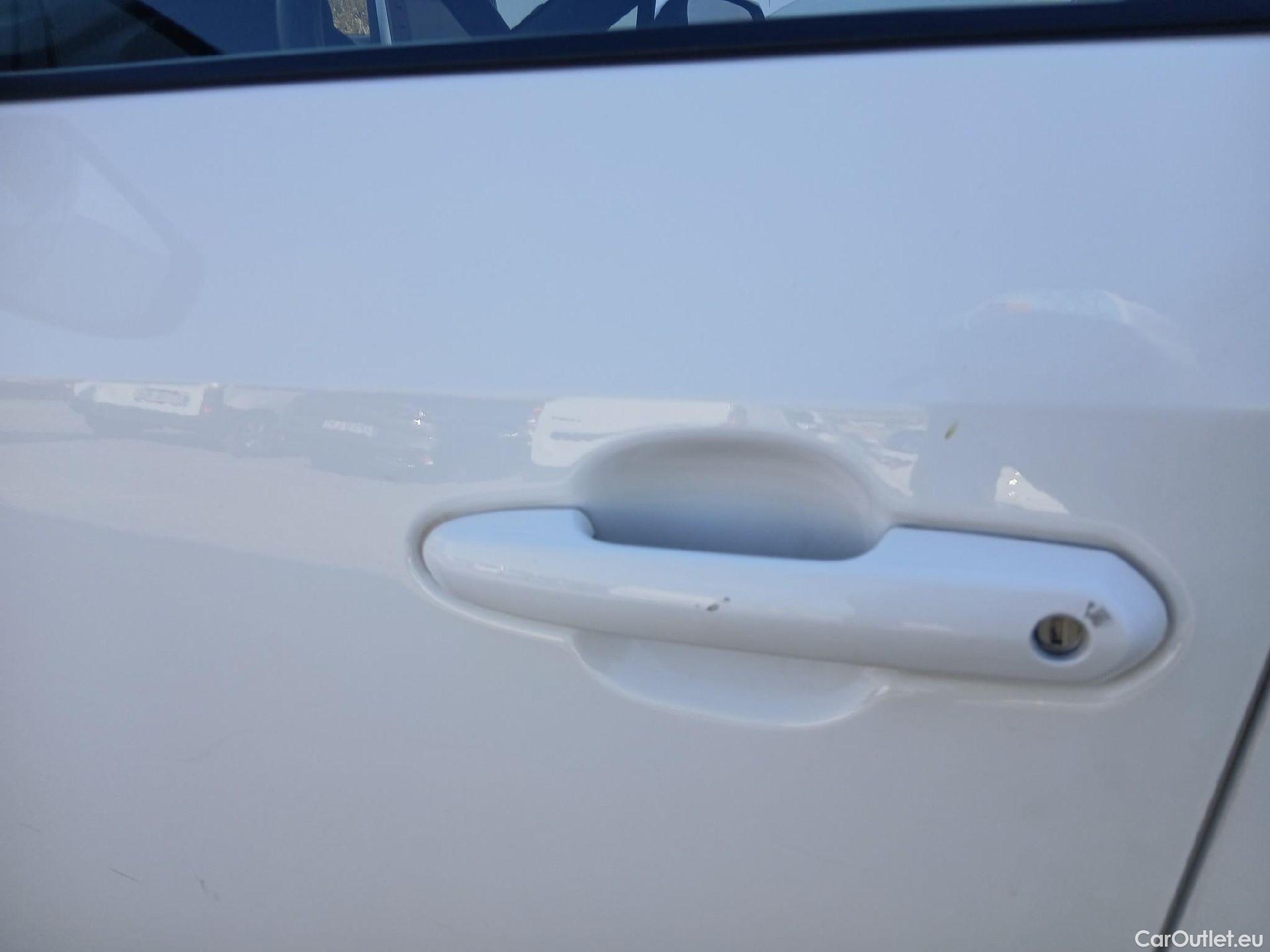  Toyota  RAV4 TOYOTA  / 2018 / 5P / todoterreno 2.5l PLUG-IN 300PH (e-CVT) Advance #12