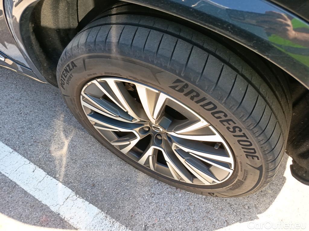  Volvo  XC90 VOLVO  / 2019 / 5P / todoterreno 2.0 T8 AWD Recharge Inscription Auto #3