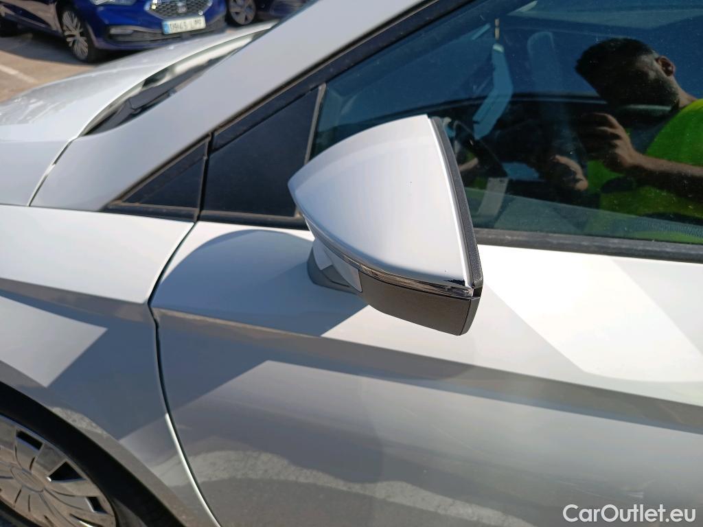  Seat  Ibiza SEAT  / 2017 / 5P / berlina con portón 1.0 MPI 59kW (80CV) Reference XL(SP) #28