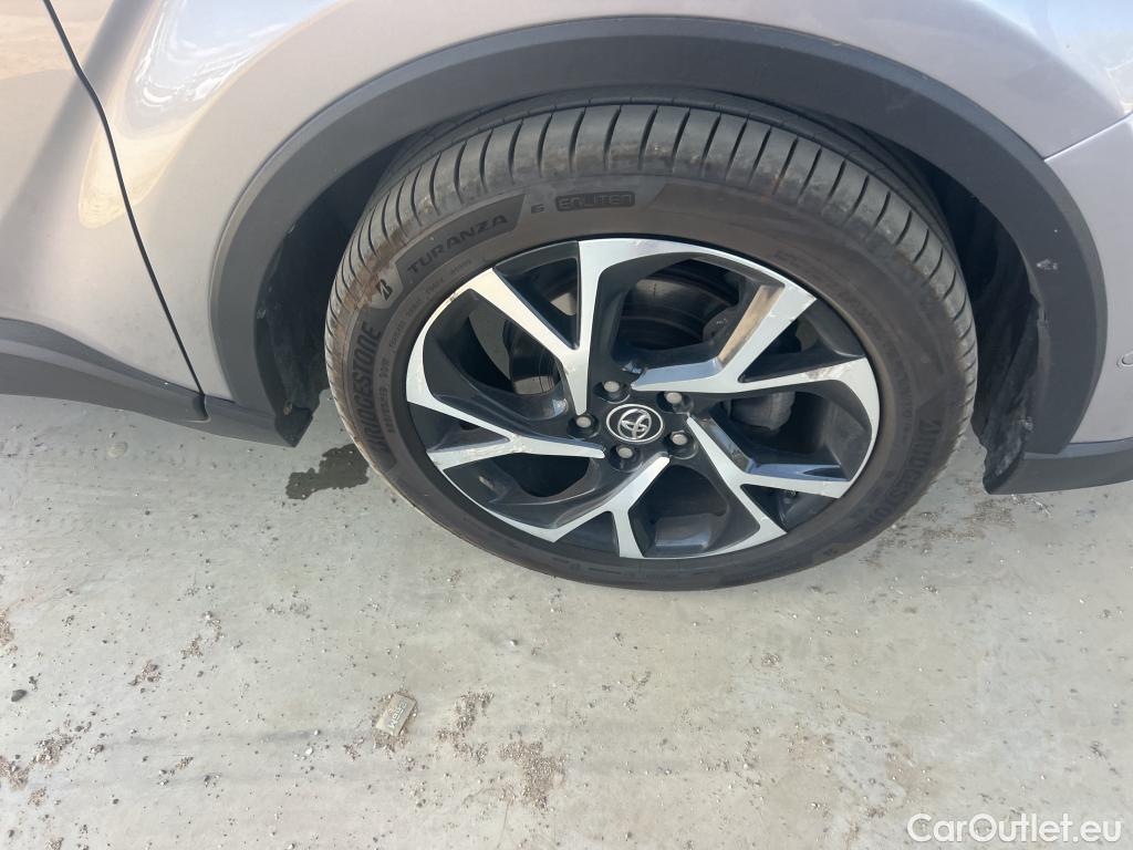  Toyota  C-HR TOYOTA  / 2016 / 5P / todoterreno 1.8 125H Advance (CX) #10