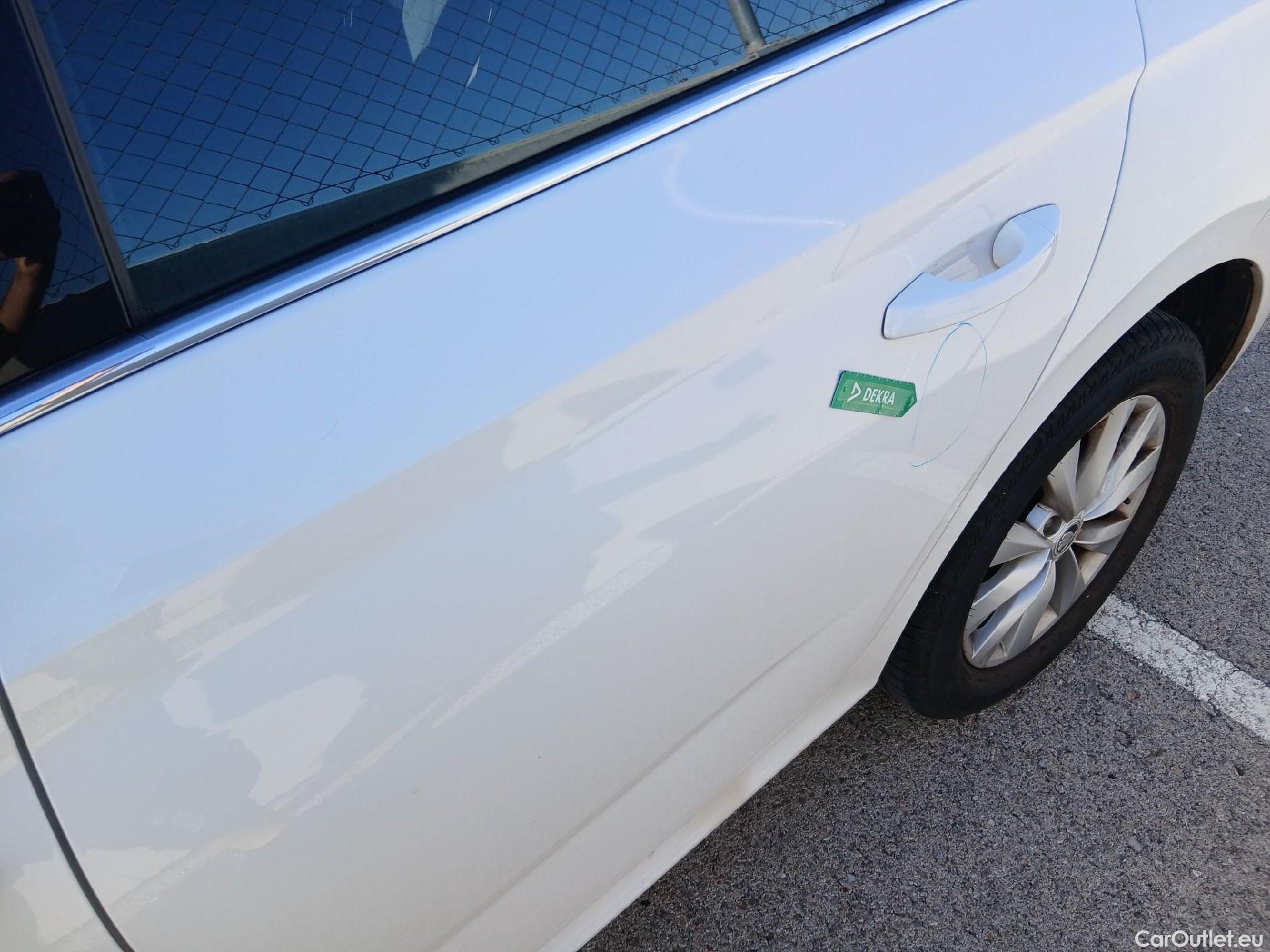  Skoda  KAMIQ SKODA  1.0 TSI 81kW (110CV) DSG Ambition #14