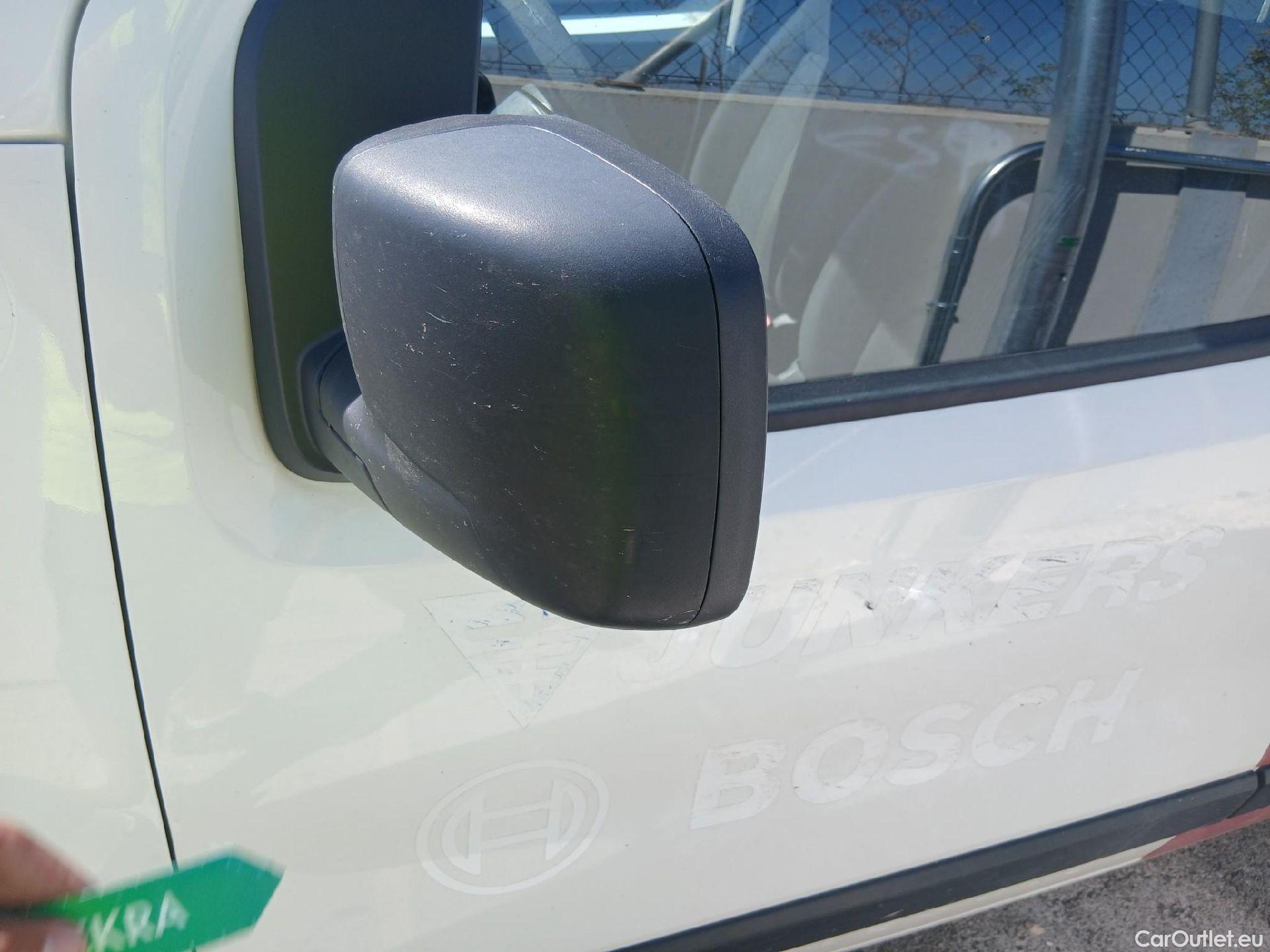  Fiat  Fiorino FIAT  / 2016 / 3P / furgón derivado de turismo Cargo Base N1 1.3 MJet 59 kW (80 CV) #23