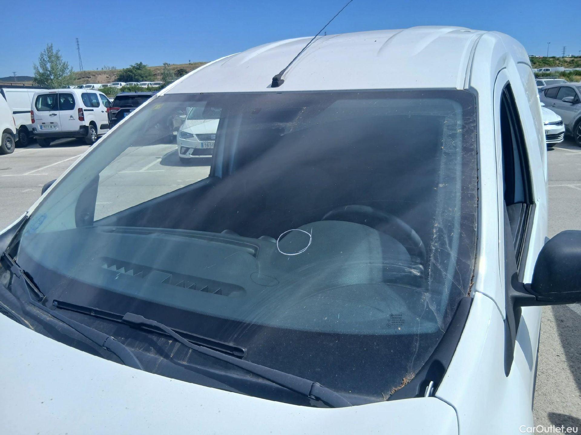  Dacia  Dokker DACIA  / 2013 / 4P / furgón derivado de turismo Essential 1.6 75kW (100CV) GLP #9