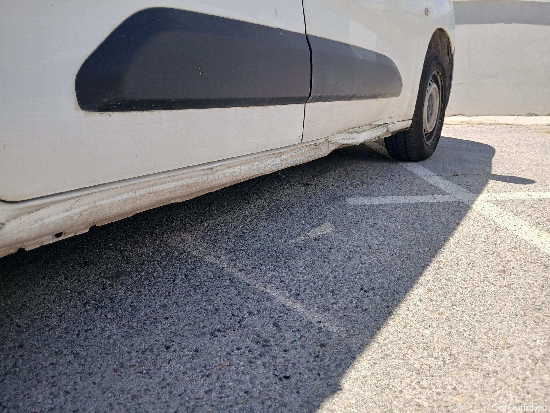 Citroen  Berlingo CITROEN  / 2018 / 4P / furgón derivado de turismo Talla M BlueHDi 100 CLUB #21