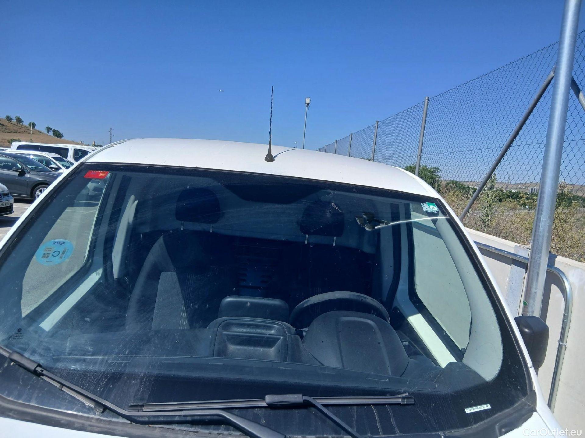  Fiat  Fiorino FIAT  / 2016 / 3P / furgón derivado de turismo Cargo Base N1 1.3 MJet 59 kW (80 CV) #17