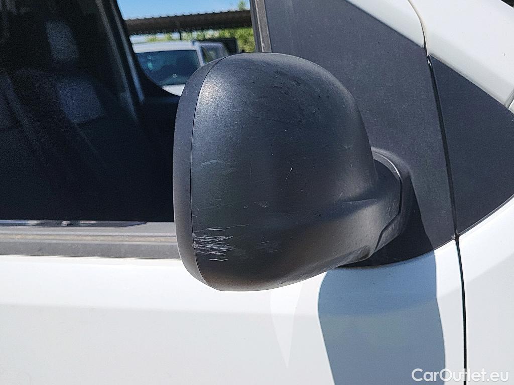  Opel  Vivaro OPEL  / 2019 / 4P / furgón 1.5 Diésel 88kW (120CV) M Std Express #37